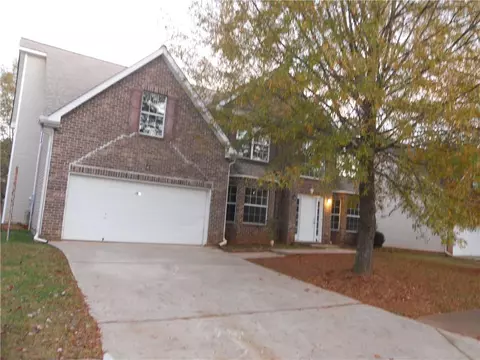 353 Kentwood Springs Dr, Hampton, GA 30228
