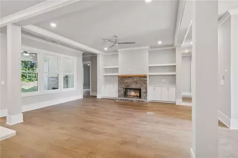 Living - 9 Ewing Way, Monroe, GA 30656 photo 2 of 3