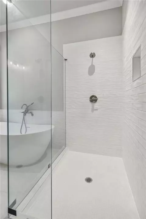 Bath - 9 Ewing Way, Monroe, GA 30656 photo 2 of 6