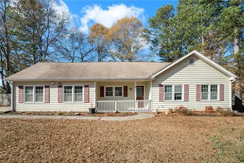 752 Fallowfield Dr, Loganville, GA 30052