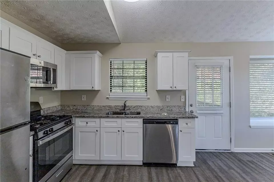  1715 Liberty Trl, Lithia Springs, GA 30122 photo 5