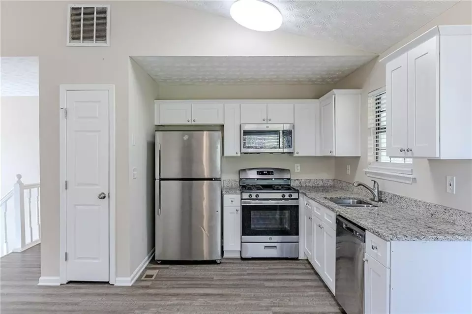  1715 Liberty Trl, Lithia Springs, GA 30122 photo 3