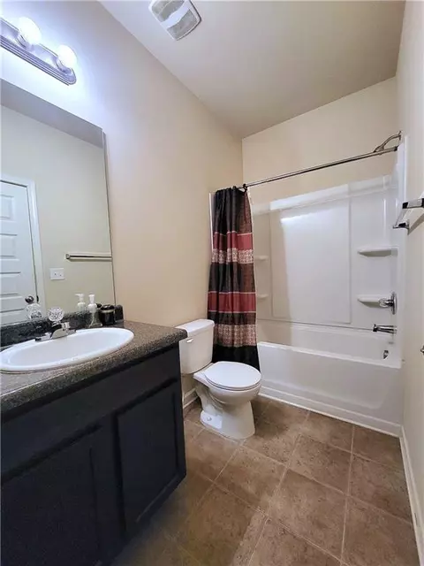 Bath - 2406 Foxy Dr, Bethlehem, GA 30620 photo 1 of 7
