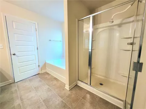 Bath - 2406 Foxy Dr, Bethlehem, GA 30620 photo 5 of 7