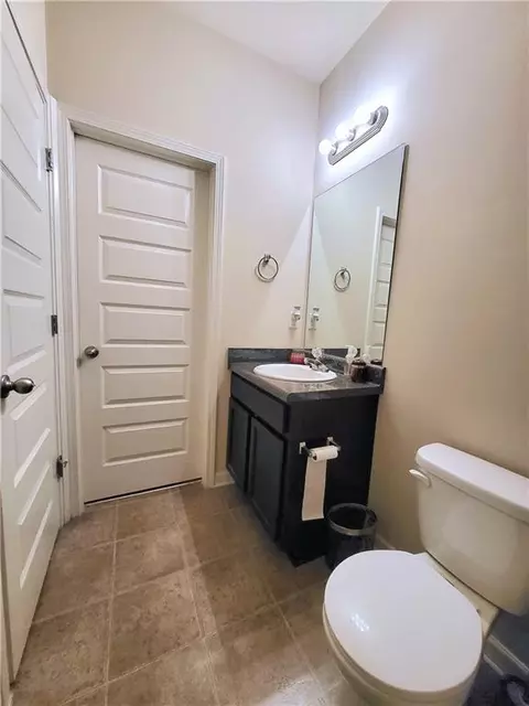 Bath - 2406 Foxy Dr, Bethlehem, GA 30620 photo 2 of 7