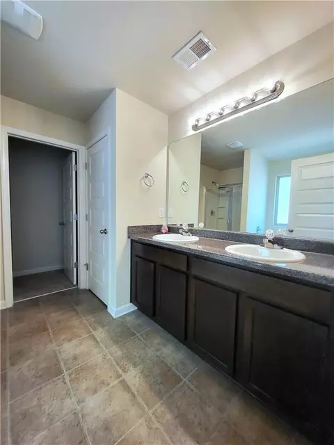 Bath - 2406 Foxy Dr, Bethlehem, GA 30620 photo 6 of 7