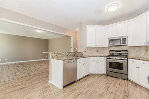 4159 Berwick Farm Dr, Duluth, GA 30096 photo 6