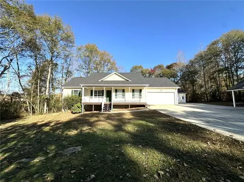 476 W Jefferson St W, Hoschton, GA 30548