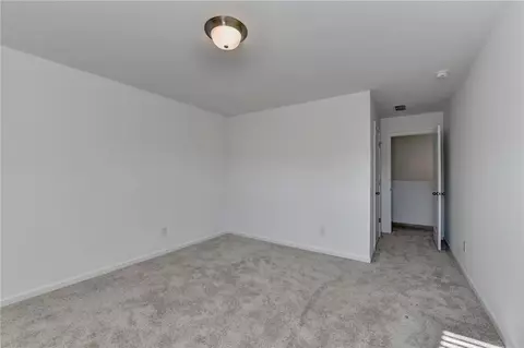 Bedroom - 1124 Lossie Ln, Grayson, GA 30017 photo 4 of 5