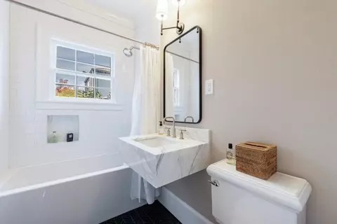 Bath - 445 Brentwood Dr NE, Atlanta, GA 30305 photo 1 of 6