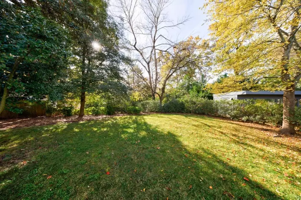 Exterior - 445 Brentwood Dr NE, Atlanta, GA 30305 photo 20 of 27