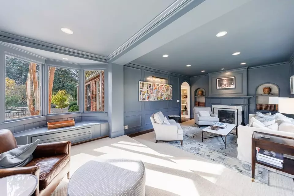 Living - 445 Brentwood Dr NE, Atlanta, GA 30305 photo 11 of 14