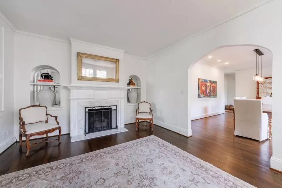 Living - 445 Brentwood Dr NE, Atlanta, GA 30305 photo 12 of 14