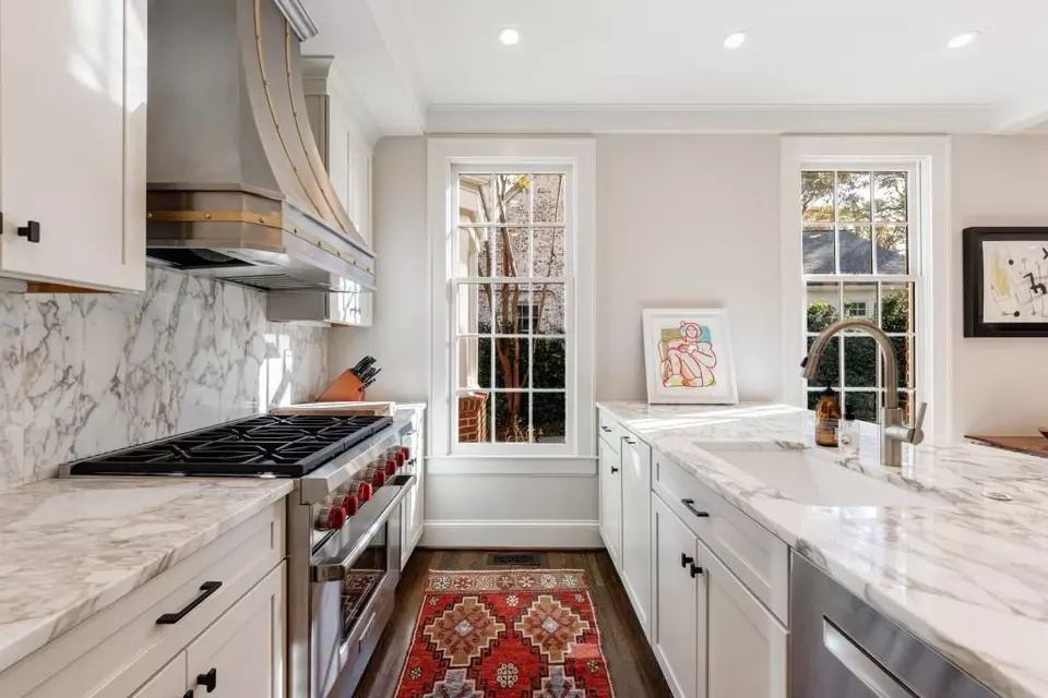 Kitchen - 445 Brentwood Dr NE, Atlanta, GA 30305 photo 4 of 8