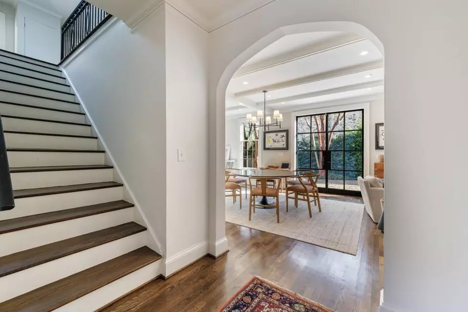 Entry Way - 445 Brentwood Dr NE, Atlanta, GA 30305 photo 7 of 9