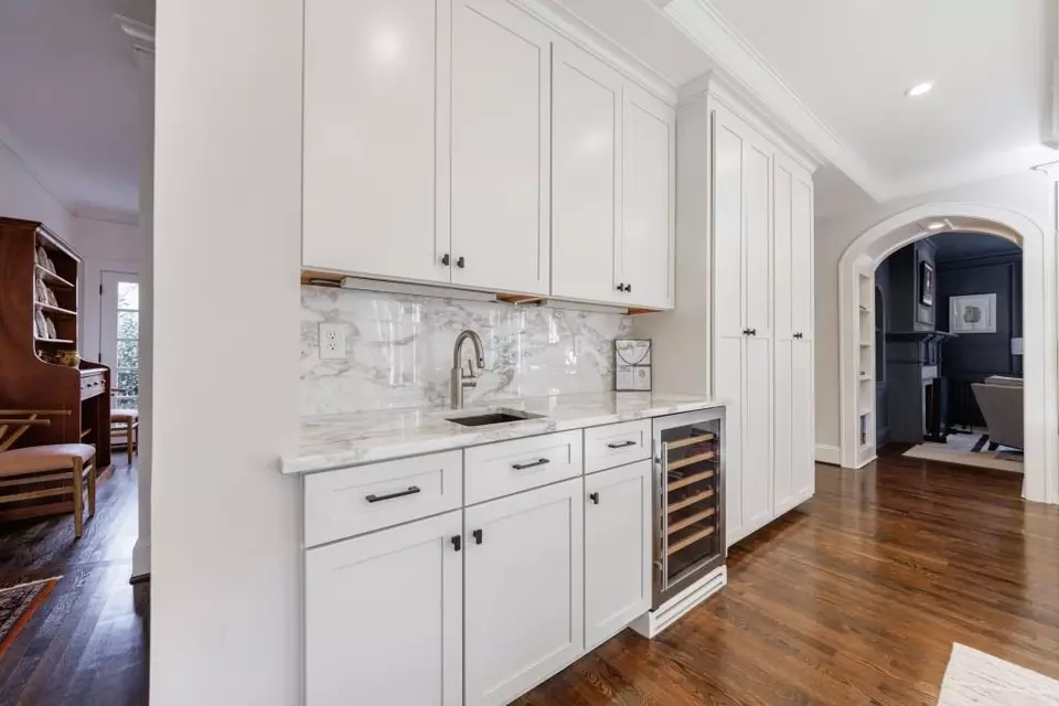 Kitchen - 445 Brentwood Dr NE, Atlanta, GA 30305 photo 7 of 8