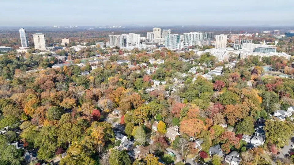 View/Area - 445 Brentwood Dr NE, Atlanta, GA 30305 photo 8 of 8