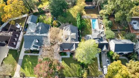 View/Area - 445 Brentwood Dr NE, Atlanta, GA 30305 photo 1 of 8