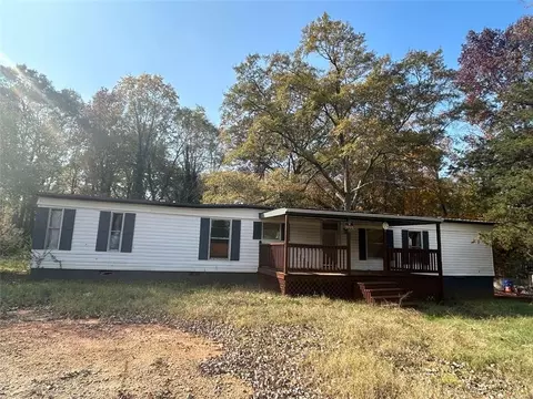 9 Ridgewood Ln, Locust Grove, GA 30248