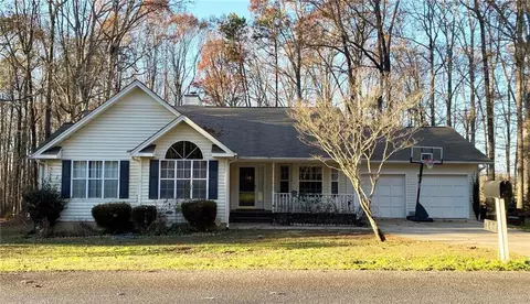 311 Thornwood Cir, Mount Airy, GA 30563