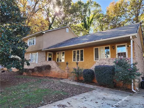 2602 Golfview Ter SE, Conyers, GA 30013