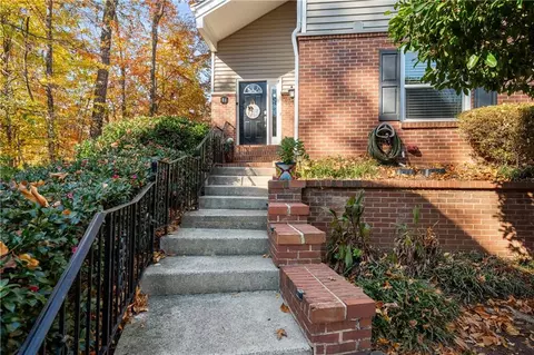 71 Dunwoody Springs Dr, Atlanta, GA 30328