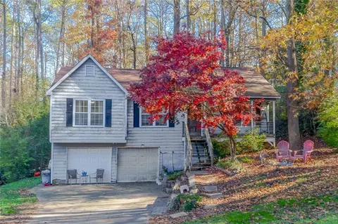 4285 Hillview Dr, Acworth, GA 30101