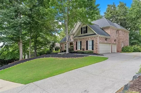 781 E Shore Dr E, Canton, GA 30114