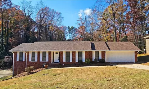 730 Indian Manor Ct, Stone Mountain, GA 30083