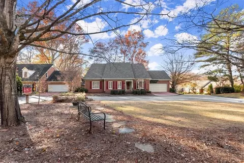15 Downshire Ln, Decatur, GA 30033