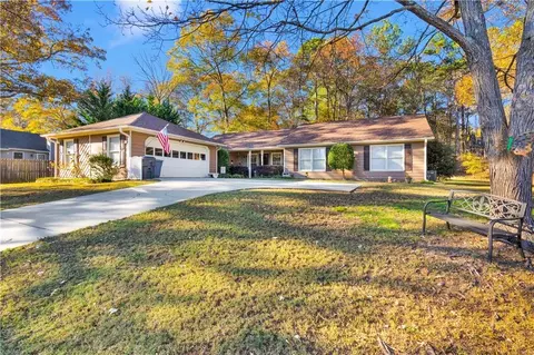 210 Buck Run, Loganville, GA 30052