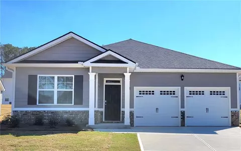 142 Oakchase Park Ln, Hampton, GA 30228