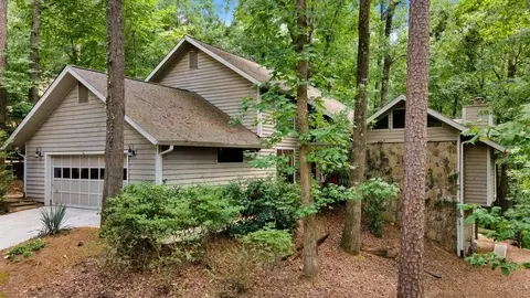1625 Branch Valley Dr, Roswell, GA 30076