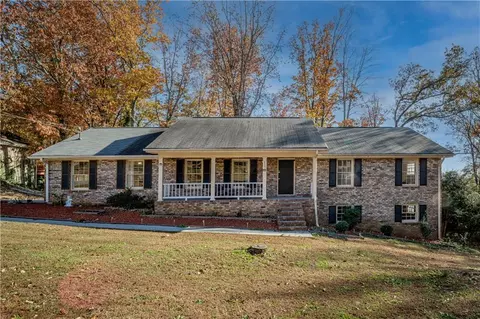 2384 Cambridge St, Snellville, GA 30078