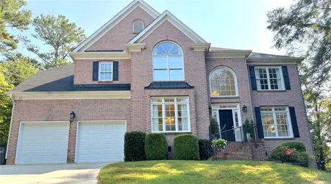 562 Honeydew Ln SW, Lilburn, GA 30047