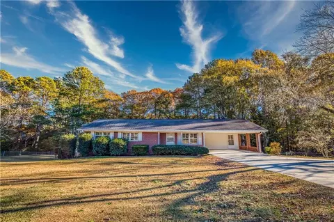 176 Teresa Ln, Loganville, GA 30052