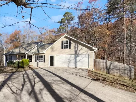 5975 Julian Rd, Gainesville, GA 30506