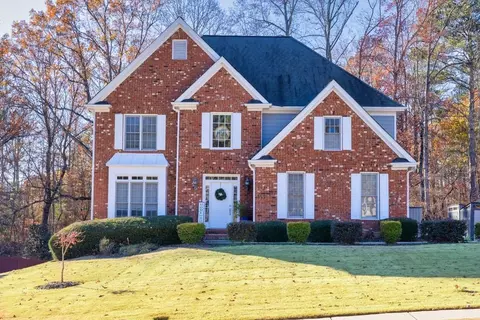 512 Star Flower Ln, Sugar Hill, GA 30518