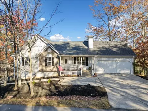 125 Corner Oak Ct, Waleska, GA 30183
