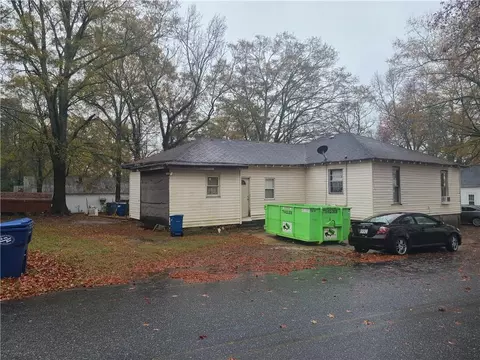 88 E Stephens St, Winder, GA 30680 photo 3