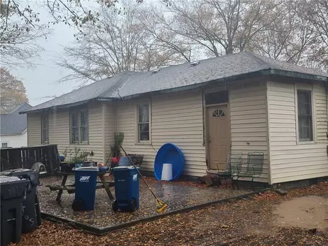 88 E Stephens St, Winder, GA 30680 photo 4