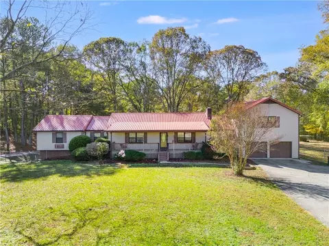 495 Gray Rd, Carrollton, GA 30116