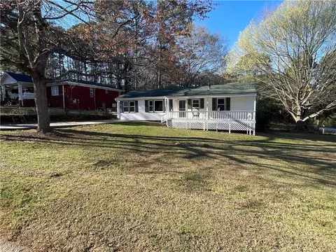 6140 North St, Covington, GA 30014