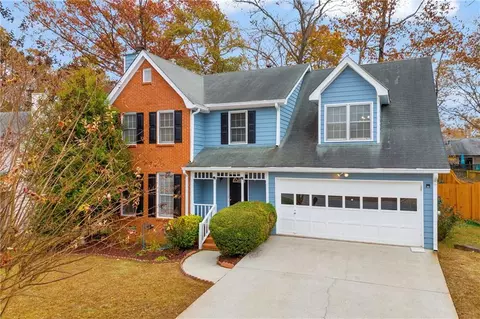 2701 Treehouse Ln, Lawrenceville, GA 30044