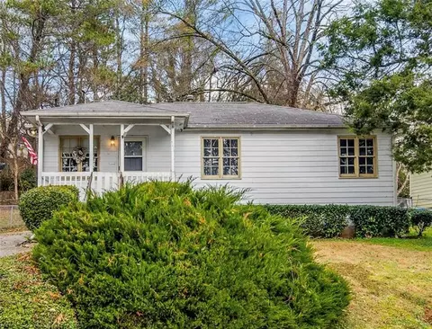 125 W South St, Canton, GA 30114