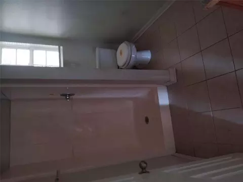 Bath - 944 Old Ml #A, Monroe, GA 30655 photo 2 of 3