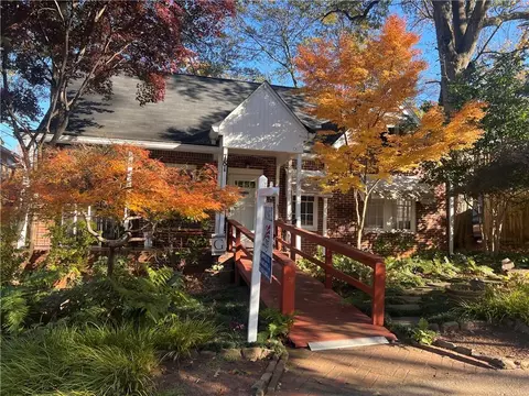 781 NW Barnett St, Atlanta, GA 30306