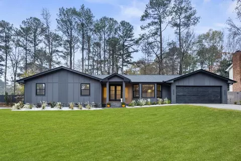 4619 Brunning Ct, Dunwoody, GA 30338