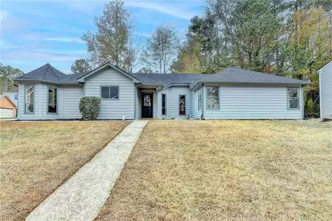 430 Thomas Jefferson Dr, Stone Mountain, GA 30083