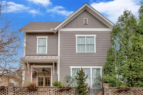 212 Mcaffee St, Woodstock, GA 30188